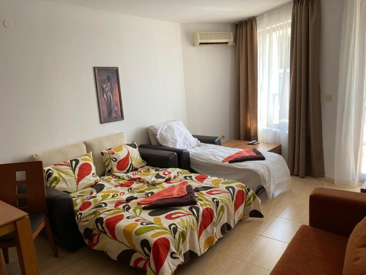 Top Complex Apartment On The Beach Sveti Vlas Buitenkant foto