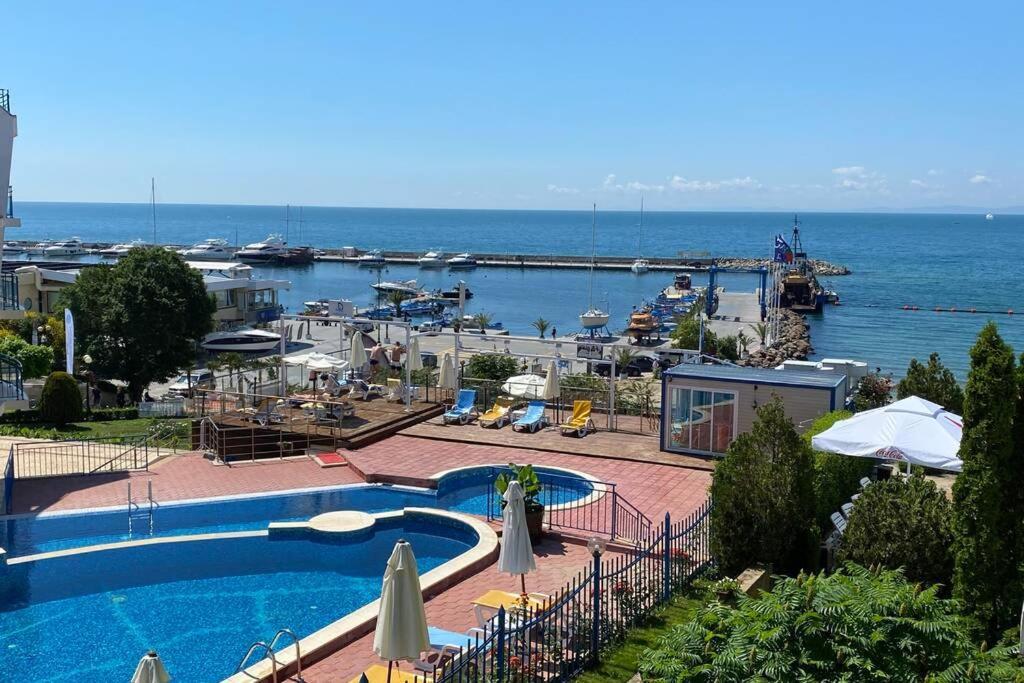 Top Complex Apartment On The Beach Sveti Vlas Buitenkant foto